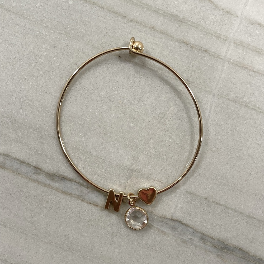 Gold letter N bracelet - Picture 1 of 2